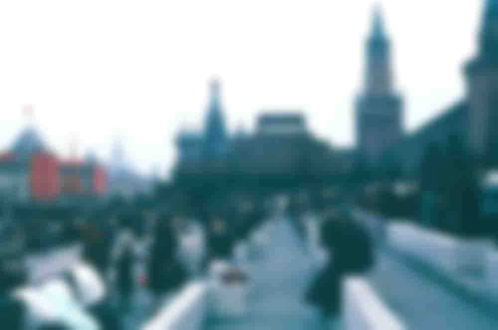 Містяни на Красній площі. Зараз доступ до цієї частини площі закритий
